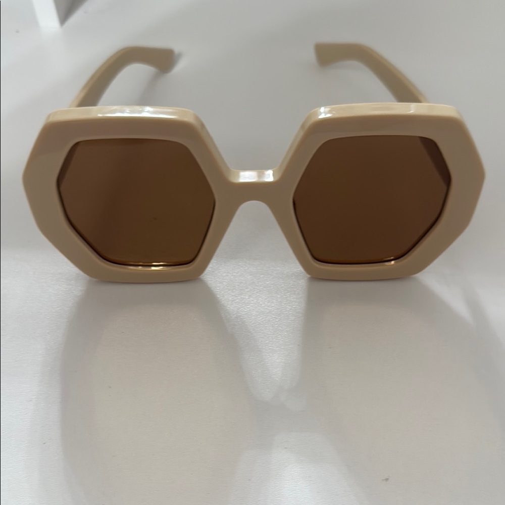 Gucci Tan Hexagonal Sunglasses Retro Design